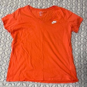 ✨3 for $20 deal! Nike V Neck Shirt